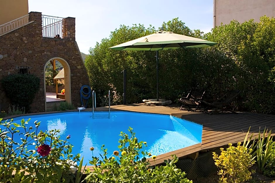 A l'ombre du clocher