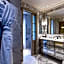 MARQUIS Faubourg St Honoré Relais & Châteaux