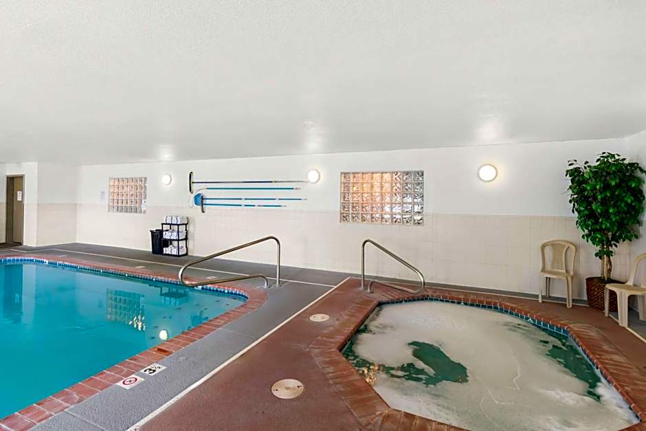 GuestHouse Inn and Suites Kelso Longview