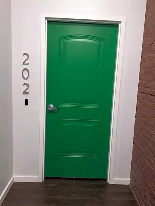 1480Sq ft 2BR 2BA LOFT Downtown KC Historic Build