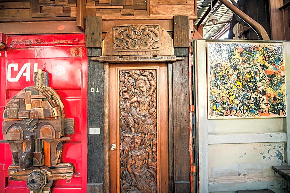 Suankaew​ art​ hostel​