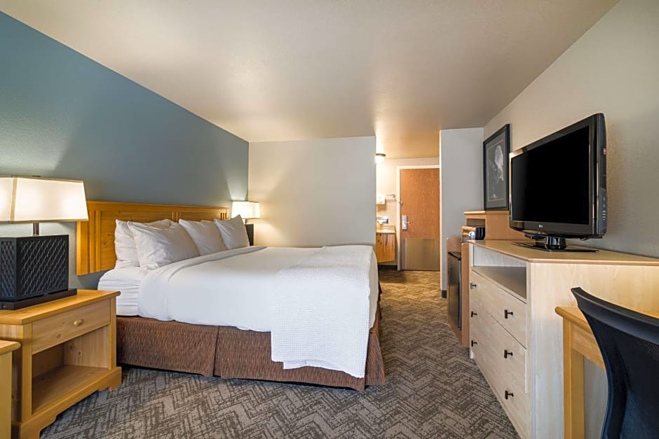 Best Western Golden Spike Inn & Suites