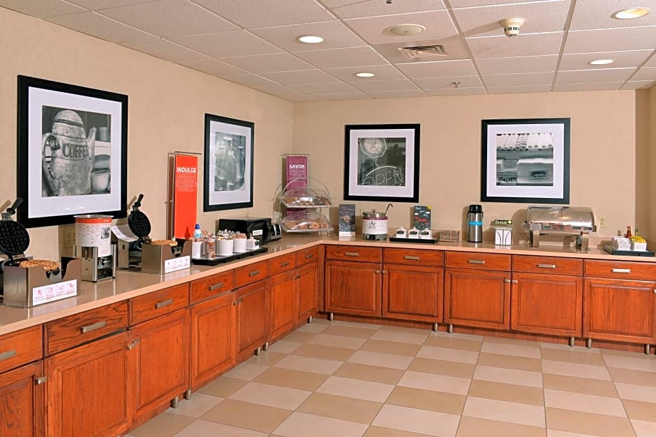 Hampton Inn & Suites Springfield