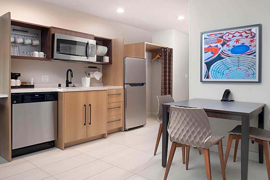 Home2 Suites By Hilton Albuquerque Airport