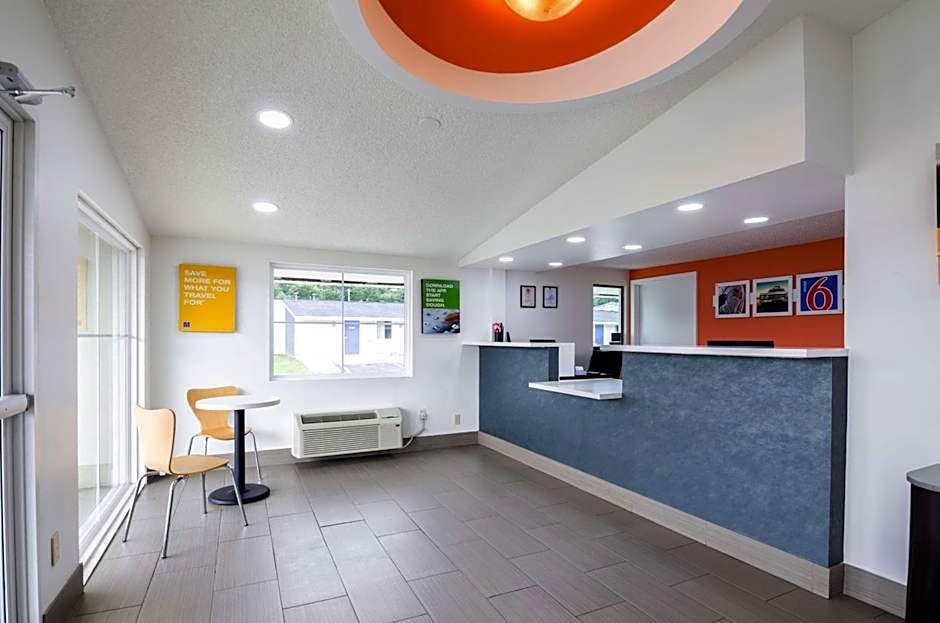 Motel 6-Troutville, VA