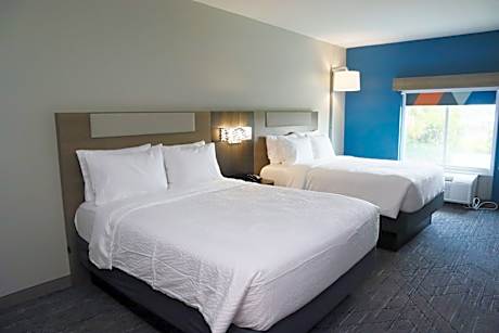 2 Queen Beds Standard