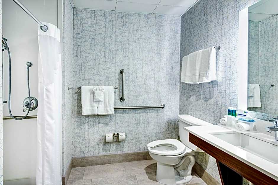 Holiday Inn Express Woodbridge By IHG