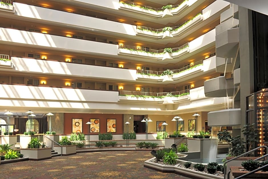 Embassy Suites Des Moines Downtown
