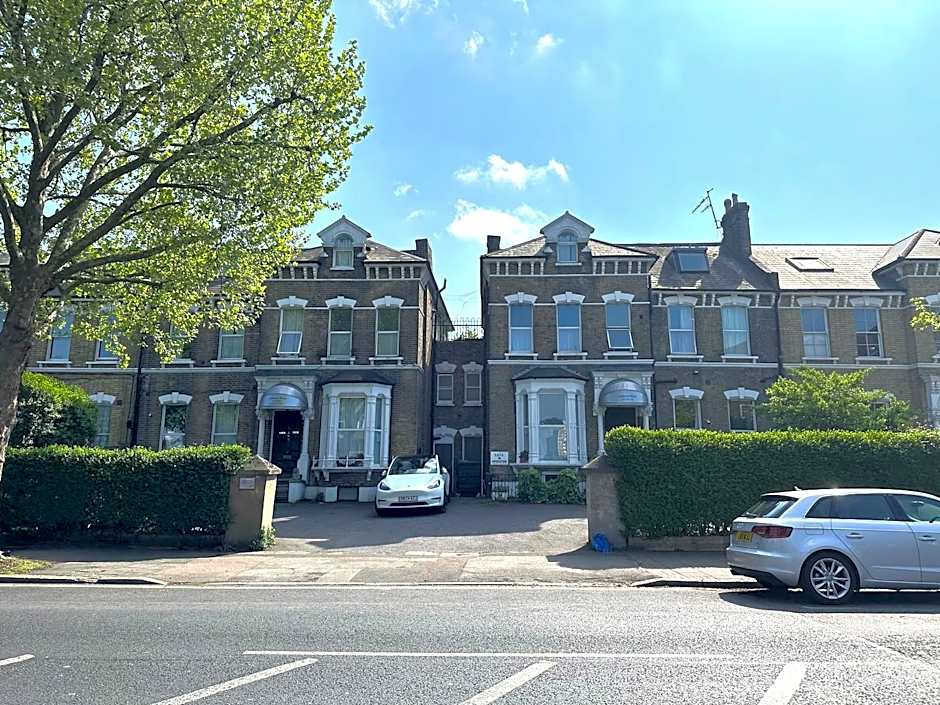 Amhurst Hotel