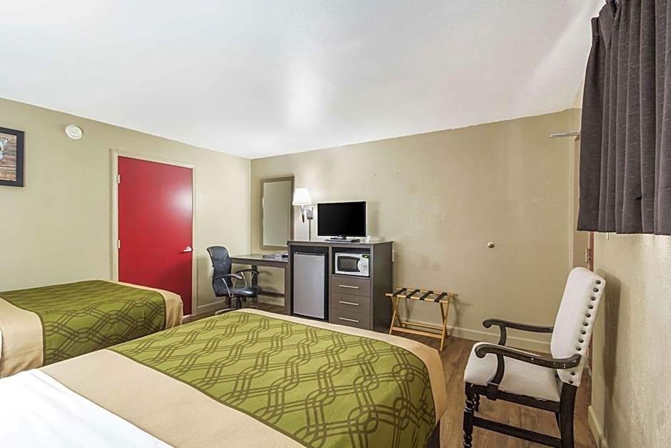 Econo Lodge Inn & Suites I-35 At Shawnee Mission
