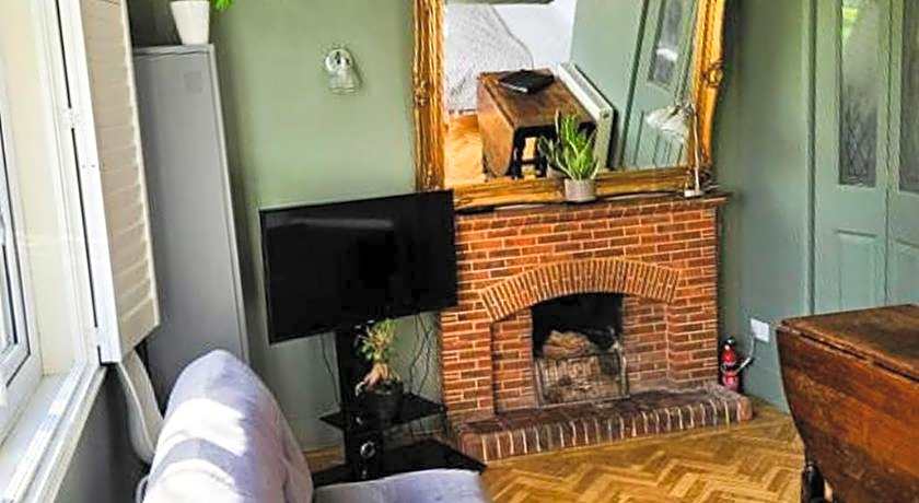 The Lodge Stanwell