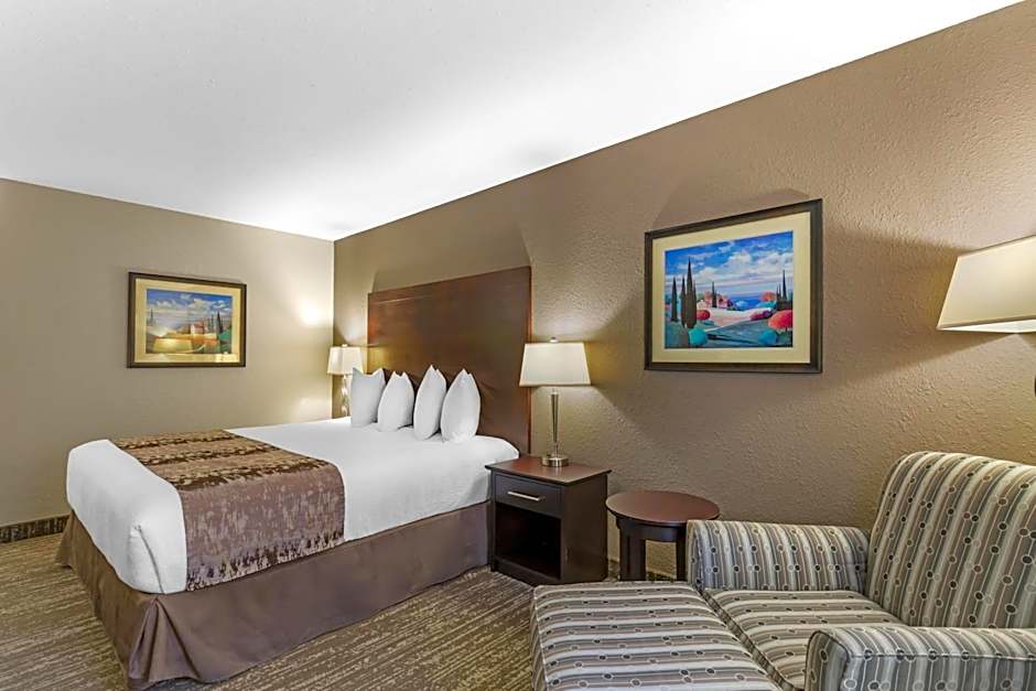 Best Western Plus Pembina Inn & Suites