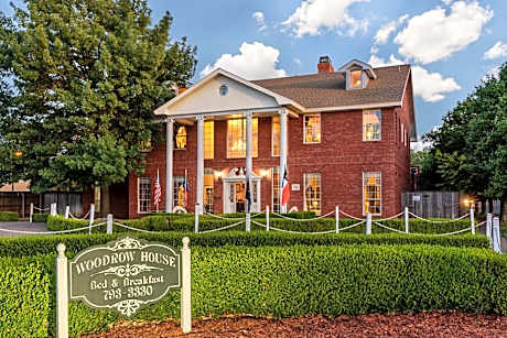Woodrow House Bed & Breakfast