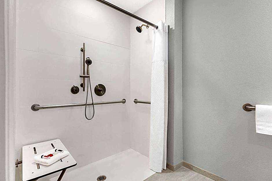 Ramada by Wyndham Marina