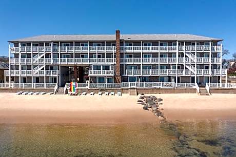 Surfside Hotel and Suites