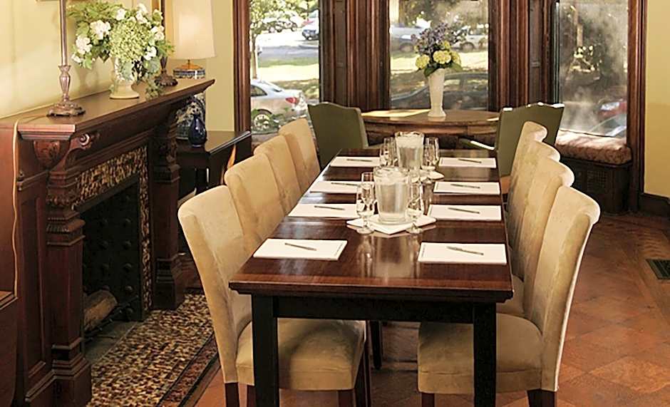 Morgan State House Inn