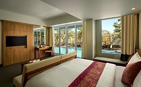 Junior Suite with Pool Access