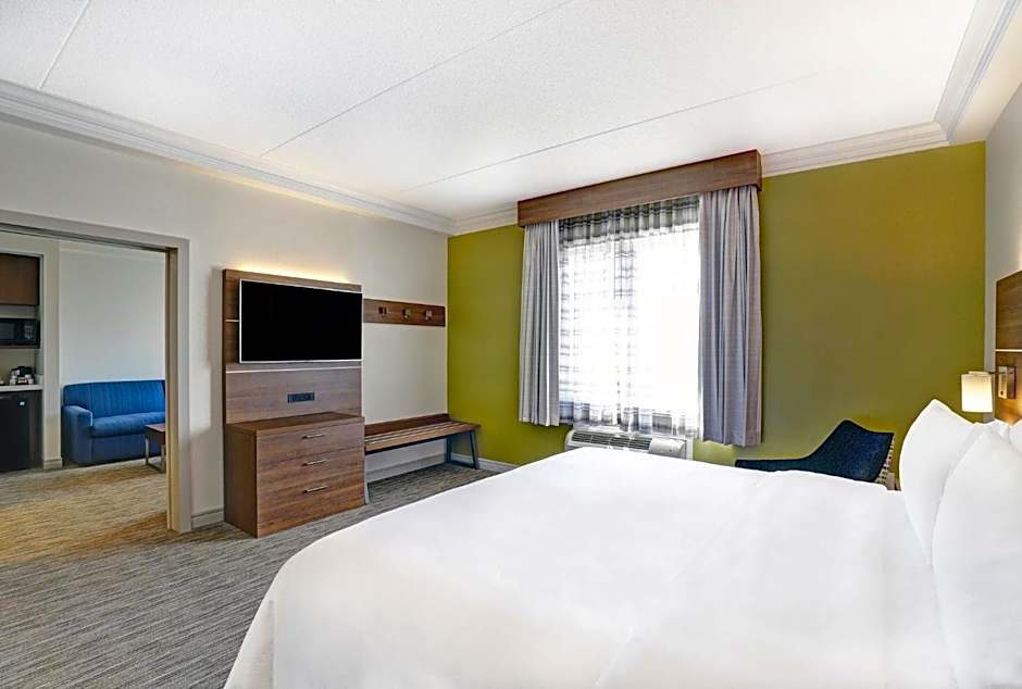 Holiday Inn Express Whitby Oshawa By IHG