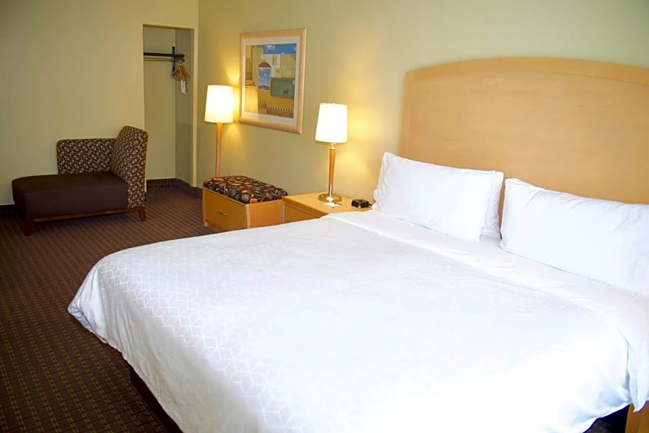 Holiday Inn Express Hotel & Suites Vacaville, an IHG Hotel