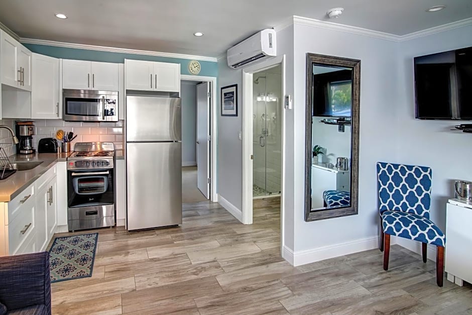 May-Dee Suites in Florida