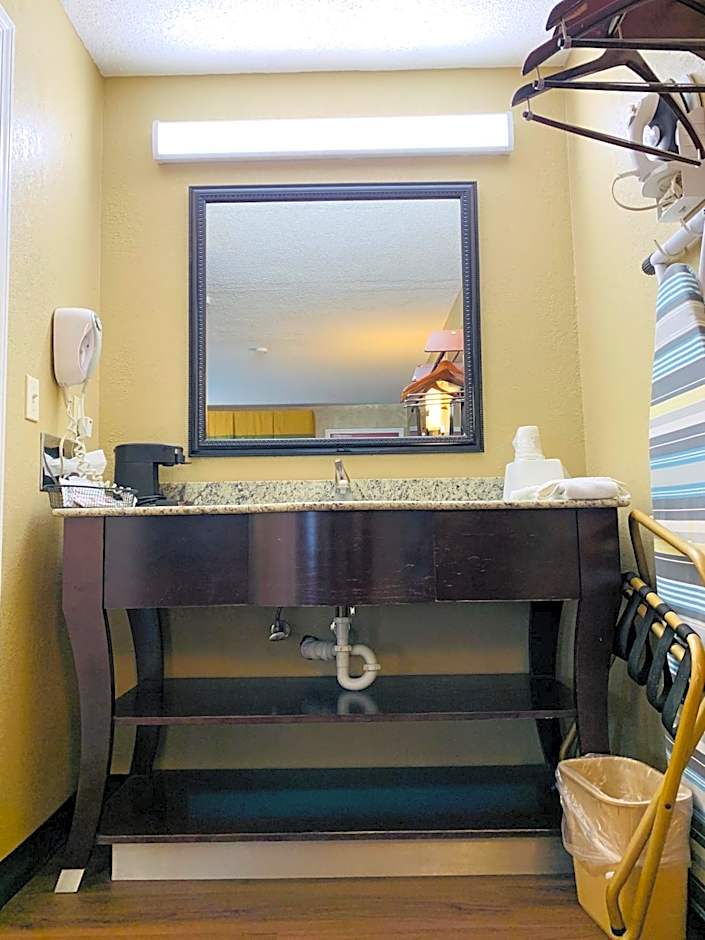 Super 8 by Wyndham Cincinnati OH