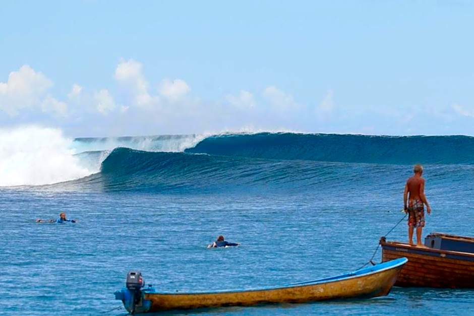 Sunset Surfing Villas Mentawai