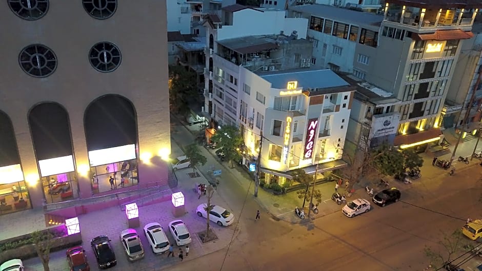 Nice Hue Hotel