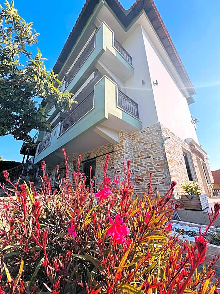 Anassa Deluxe Apartments & Studios