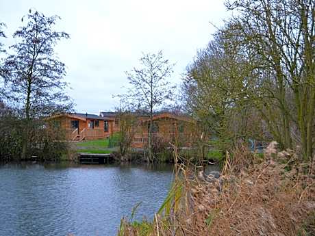 The Chiltern Lodges at Upper Farm Henton