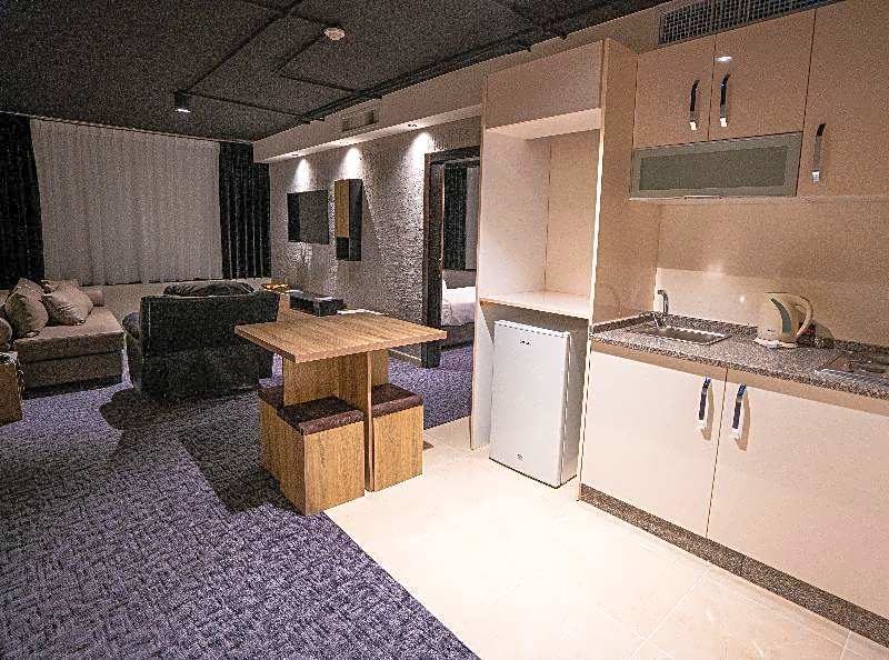 Diamond Hotel Suites