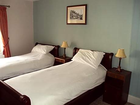 Twin Room with Private Bathroom