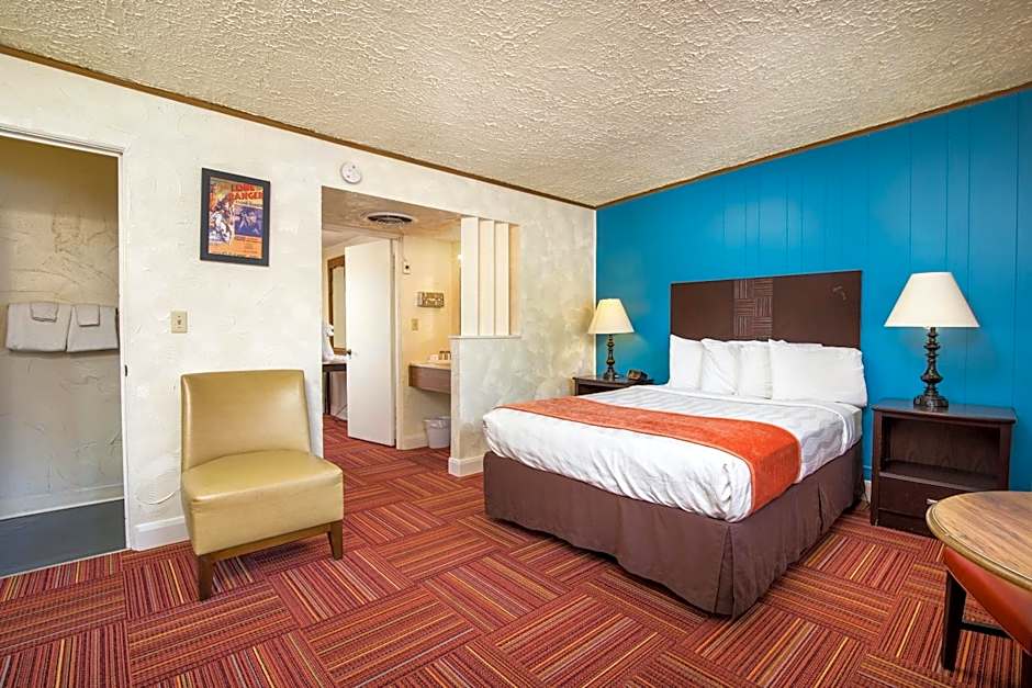 Photo 1 of 14 of Triple Room