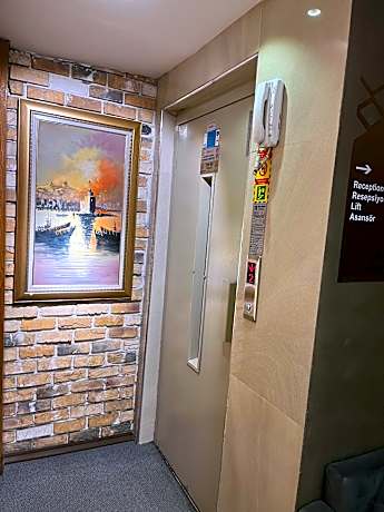 A Palace King Suite with Spa Bath and Panoramic View