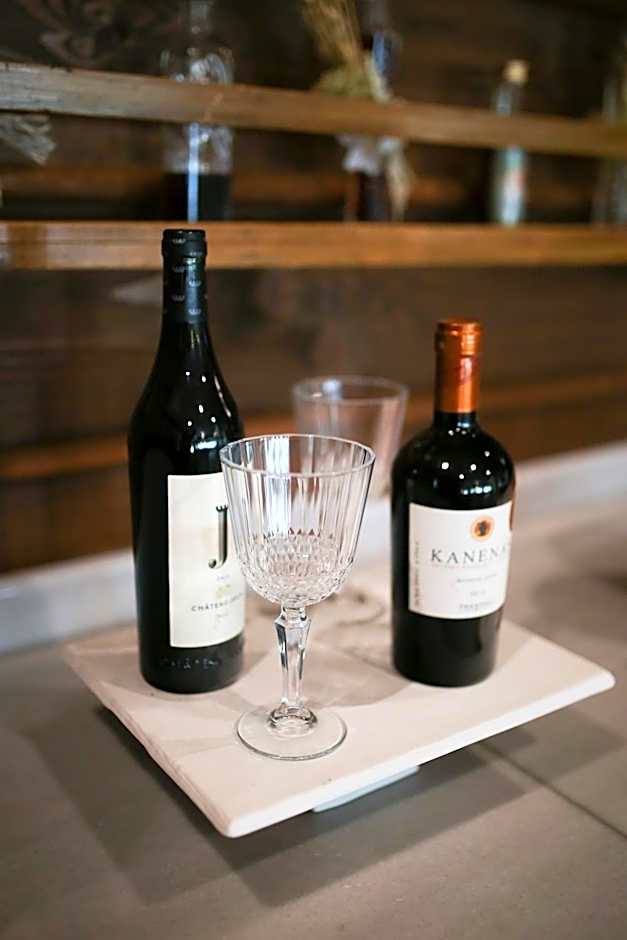 Country Club Hotel & Suites