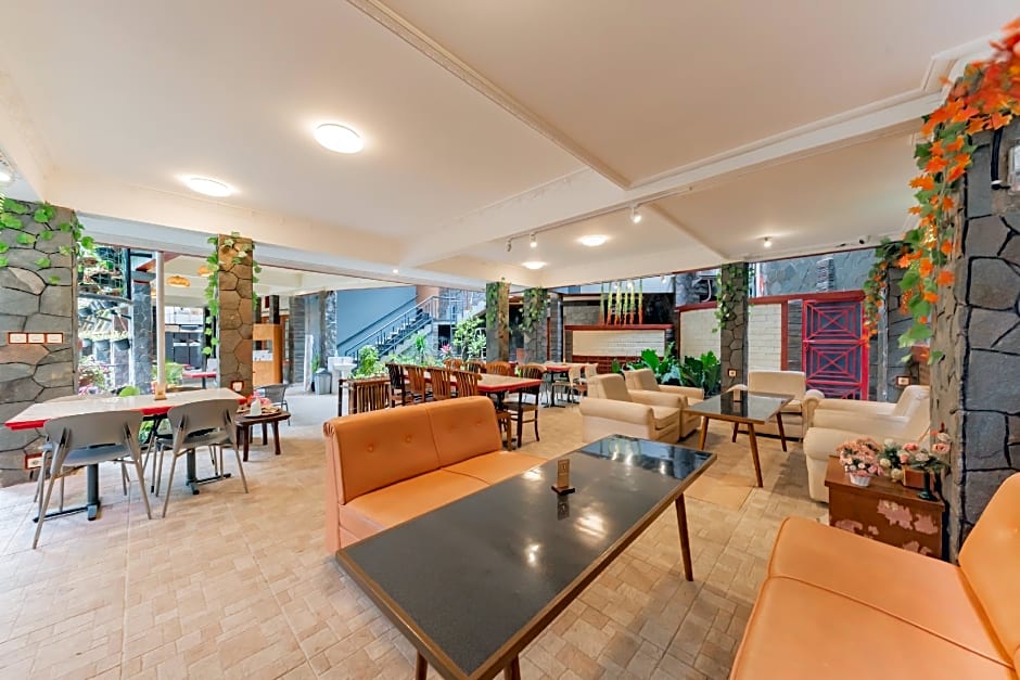 Urbanview Hotel Villa Surya Bandung