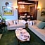 The Kings Throne Inn and Guest House
