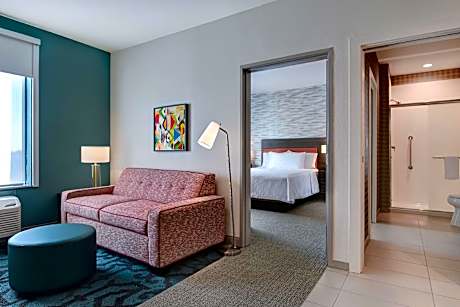 1Queen Hearing Accessible Suite Nonsmoking