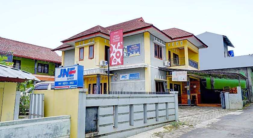 Vaccinated Staff - OYO II3676 Wisma Al-fahmi Syariah