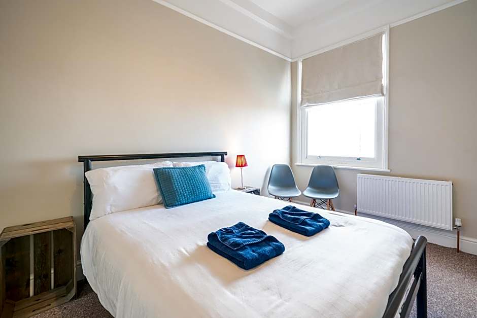 The Veteran Hotel & Bar