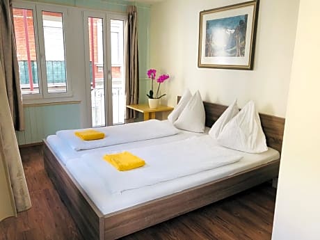 Double Room with Shared Bathroom and Terrace