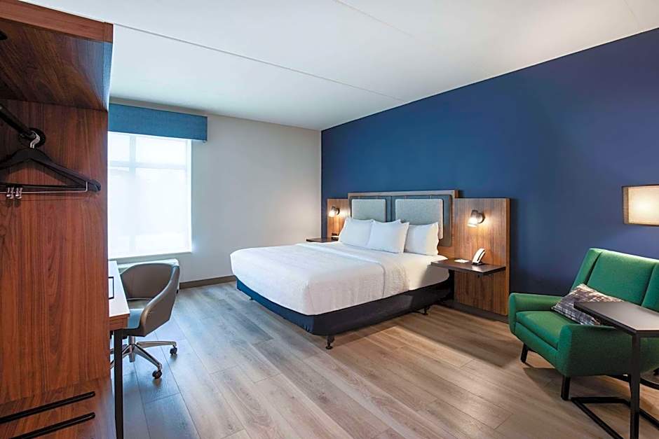 La Quinta Inn & Suites by Wyndham Chattanooga Downtown/South