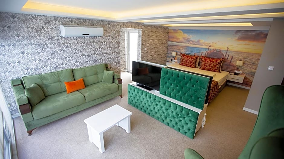 Royal Life Exclusive