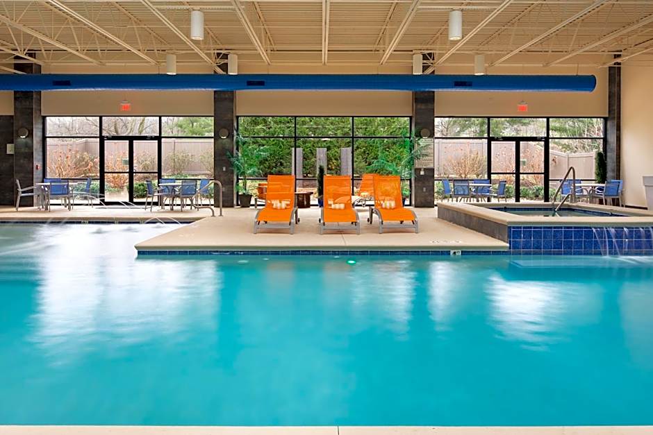 Holiday Inn and Suites Charleston West By IHG