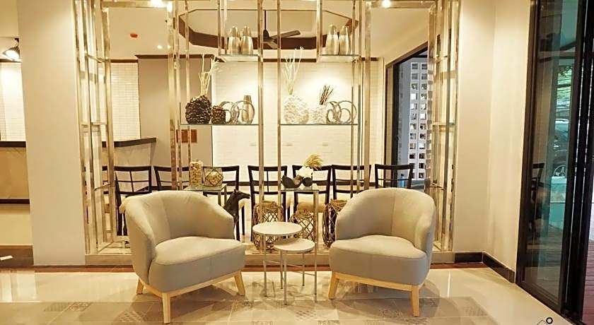 The Moon Night Ao Nang Hotel