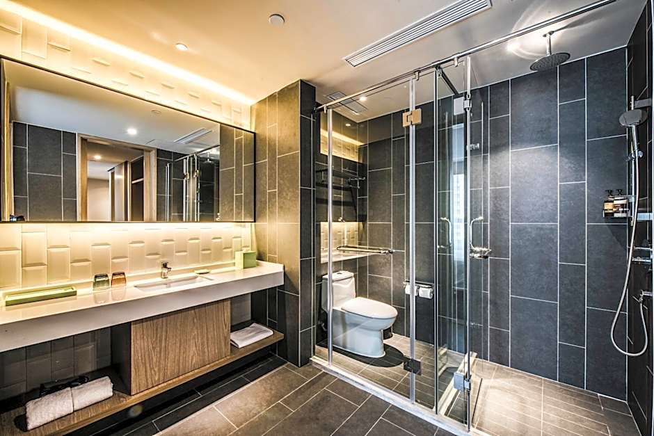 Q-Box Hotel Shanghai Sanjiagang
