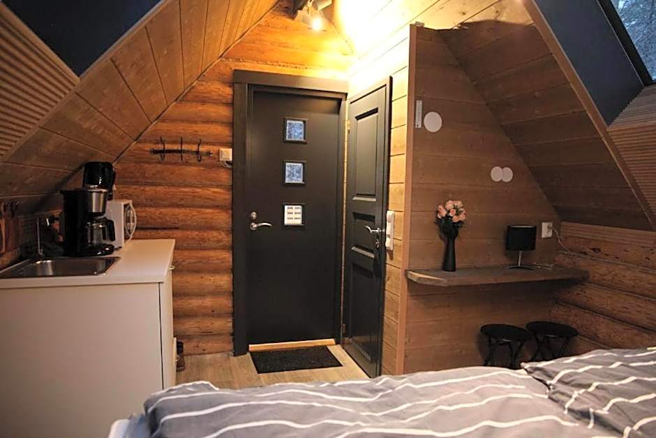 Rafi - The Village of Silence, Aurora Cabin 2