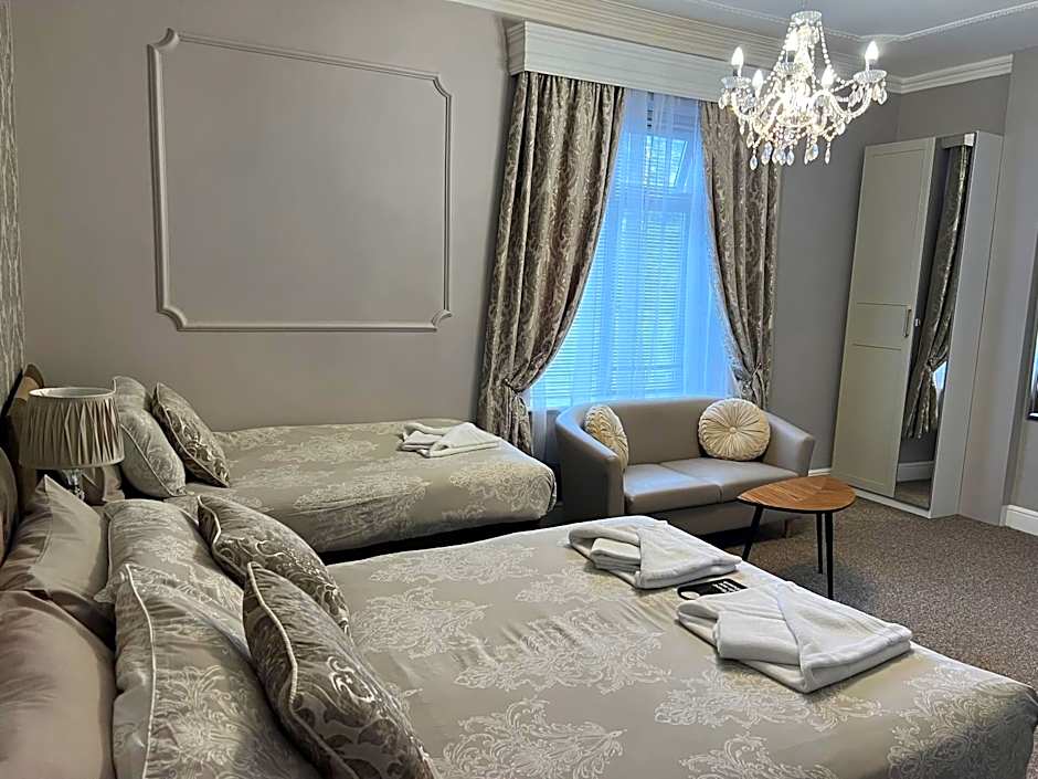 Tanes Hotel