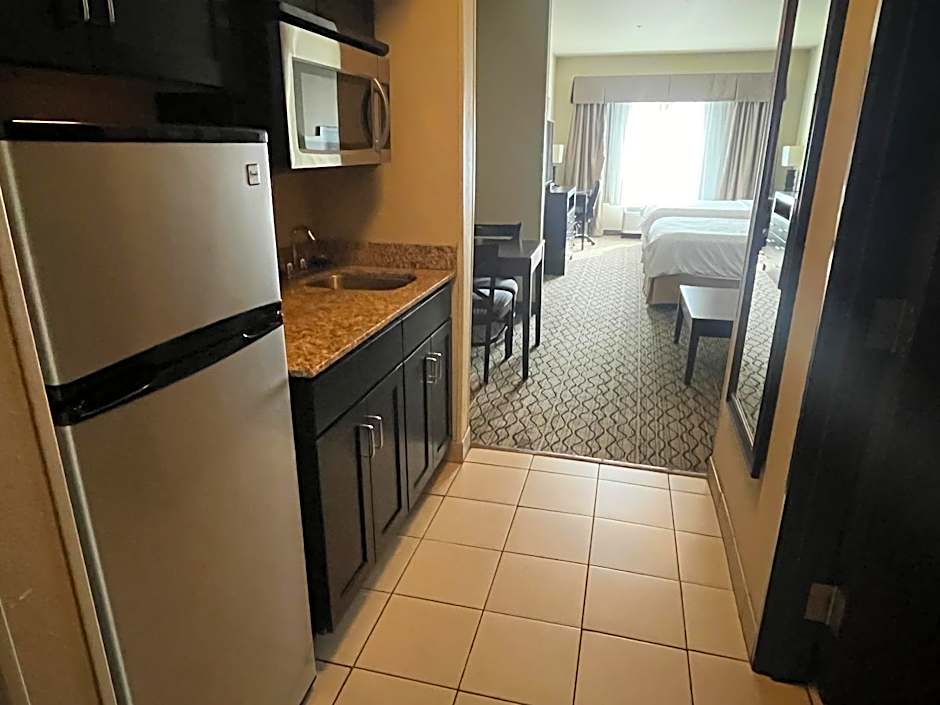 Holiday Inn Express & Suites Deming Mimbres Valley By IHG