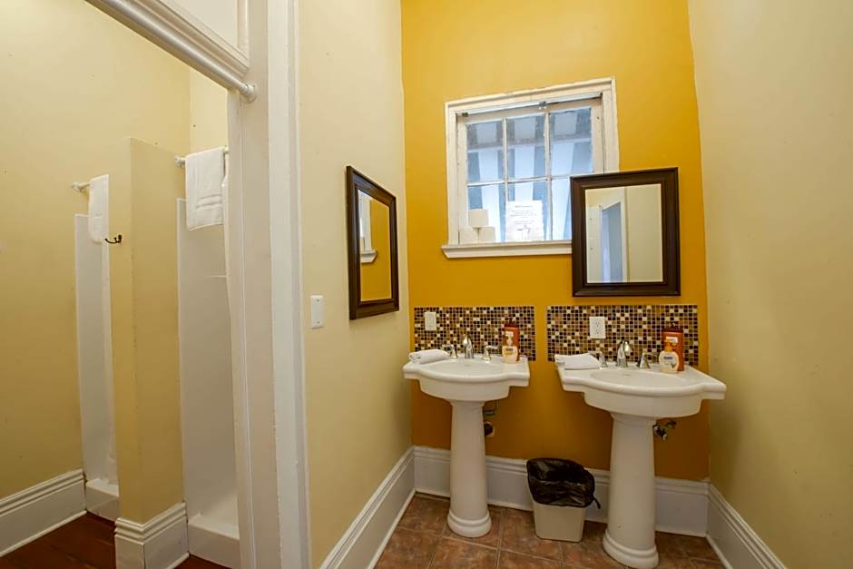 Auberge Nouvelle Orleans Hostel