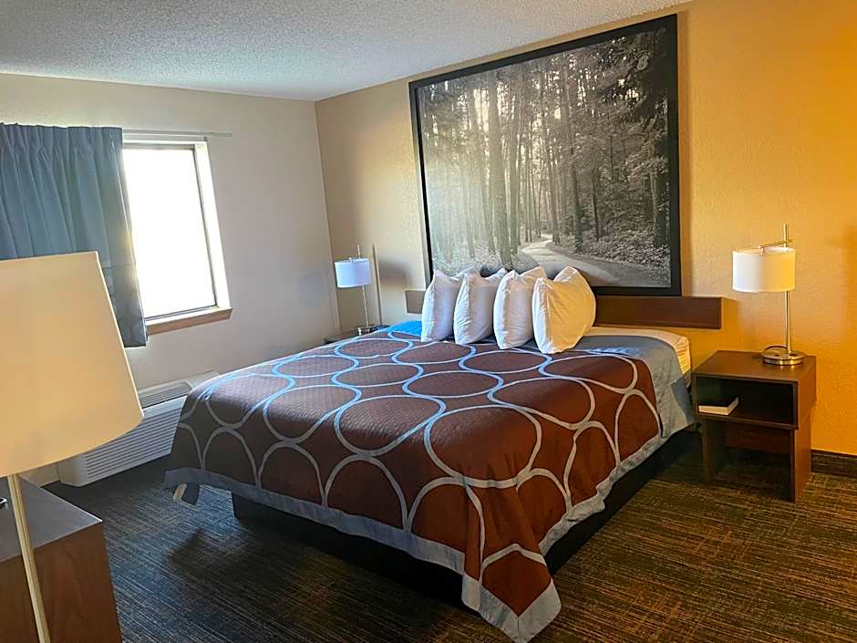 Super 8 by Wyndham Bemidji MN